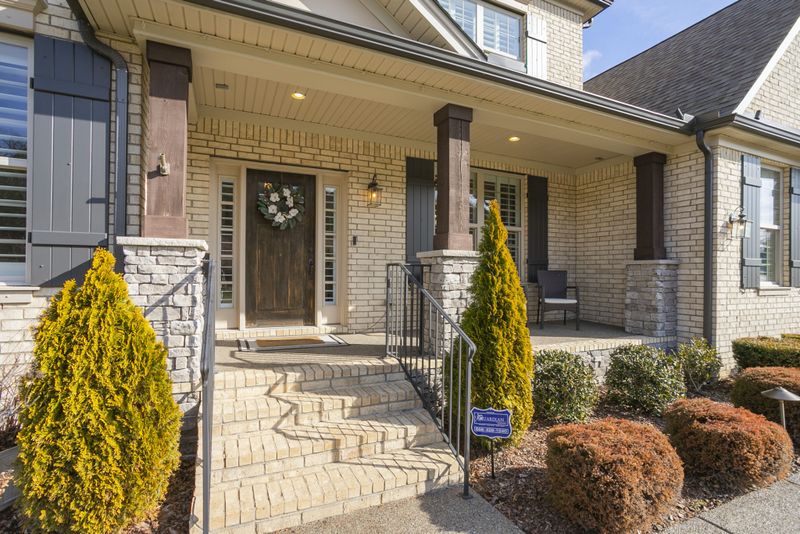 7028 Crimson Leaf Ln, College Grove, TN 37046