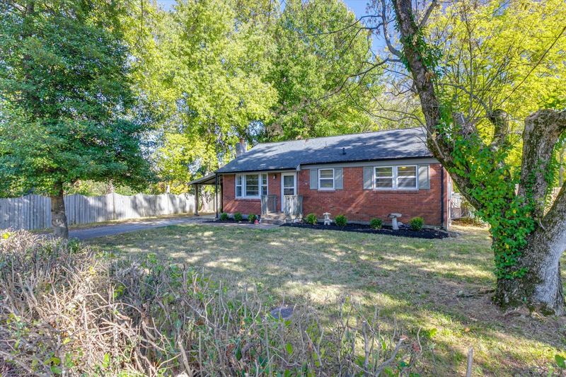 3702 Grubbs Rd, Nashville, TN 37211