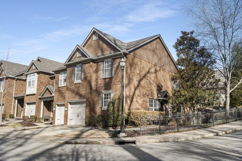 1100 Thorncrest Rd, Nashville, TN 37211