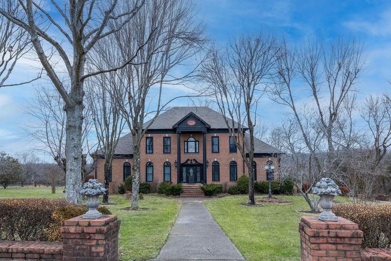 1602 Stop Thirty Rd, Hendersonville, TN 37075