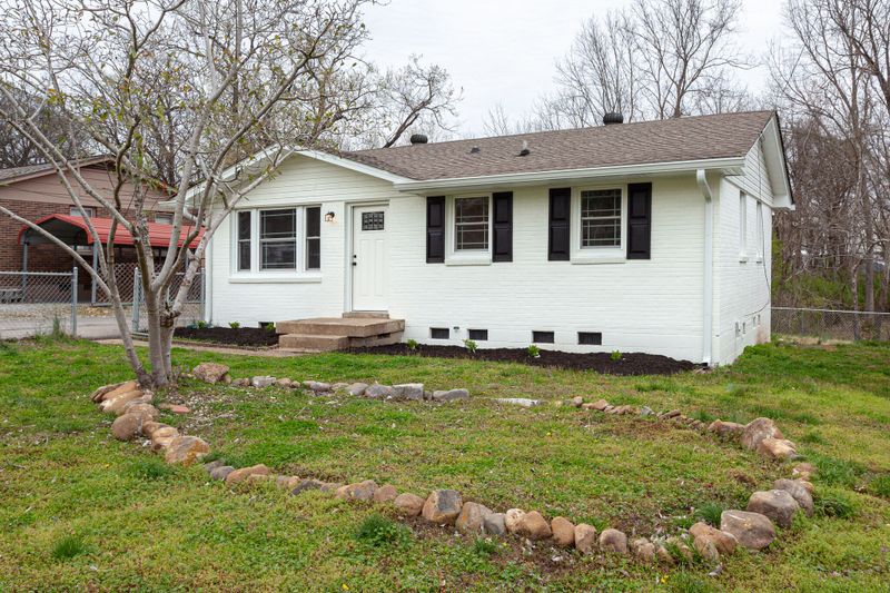 305 Dinwiddie Dr, Madison, TN 37115