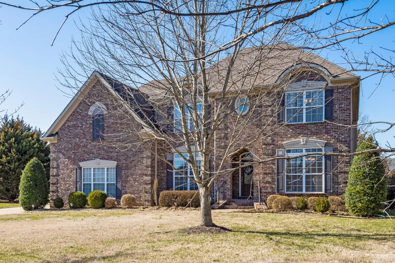 1361 Saint Ives Ct, Murfreesboro, TN 37128