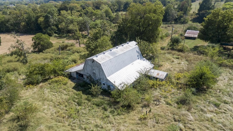 2762 Critz Ln, Thompsons Station, TN 37179