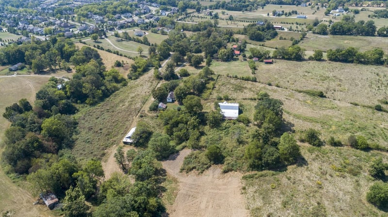 2762 Critz Ln, Thompsons Station, TN 37179