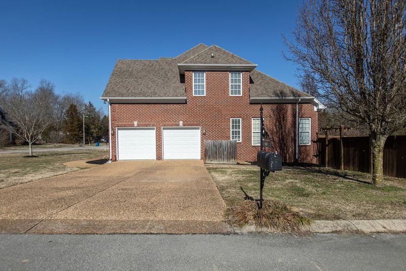 401 Chris Ln, Mount Juliet, TN 37122