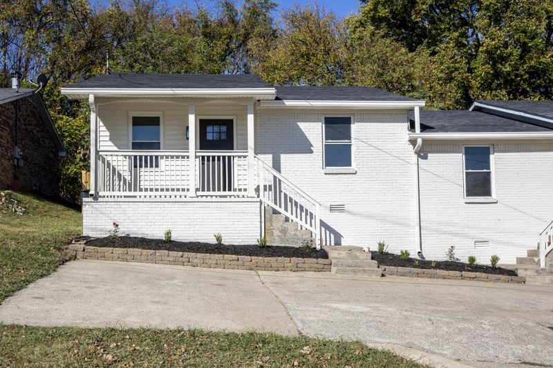1408 Campbell Cir, Nashville, TN 37206