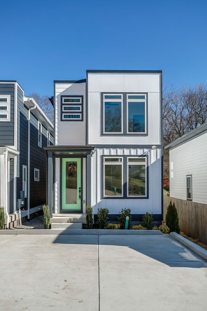 2404A Lloyd Ave, Nashville, TN 37218