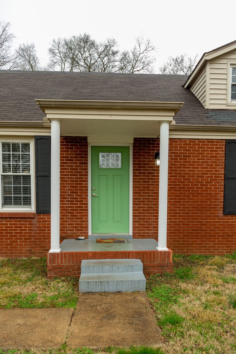 2011 Rogers St, Murfreesboro, TN 37130