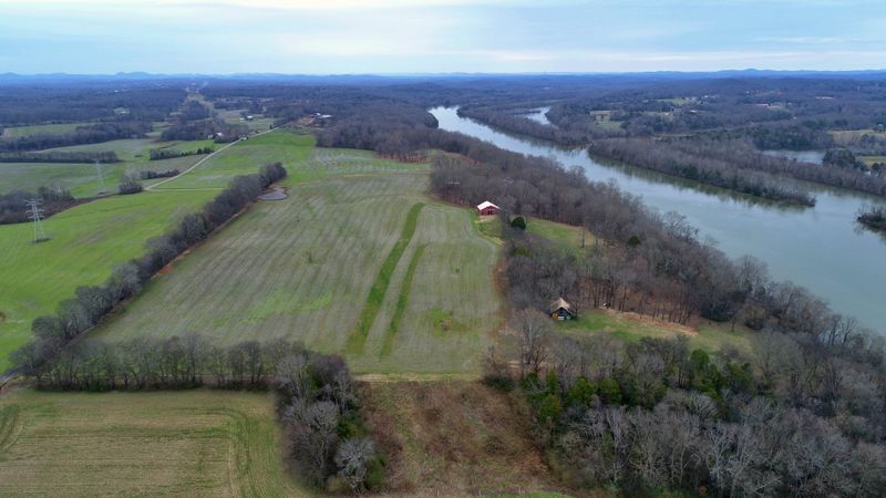 1099B E Robertson Rd, Castalian Springs, TN 37031
