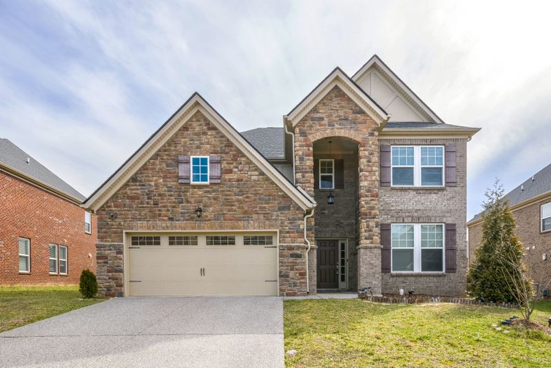 5043 Napoli Dr, Mount Juliet, TN 37122