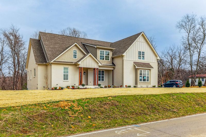 2525 Belotes Ferry Rd, Lebanon, TN 37087