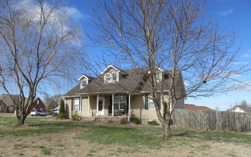 512 Fall Creek Dr, Murfreesboro, TN 37129