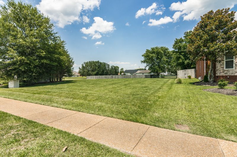 1001 Stonehollow Way, Mount Juliet, TN 37122