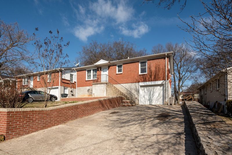 102 Valeria St, Nashville, TN 37210