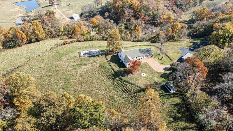 1400 Roy Sellers Rd, Columbia, TN 38401