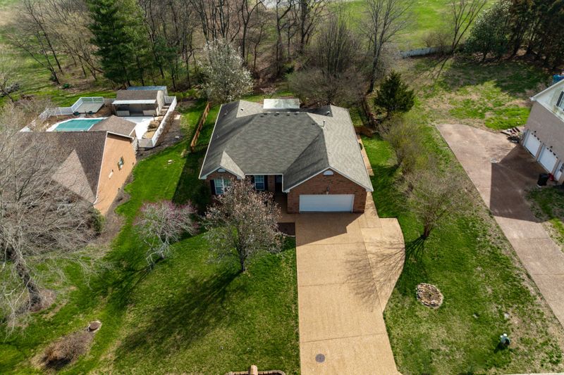 397 Woodlands Dr, Gallatin, TN 37066