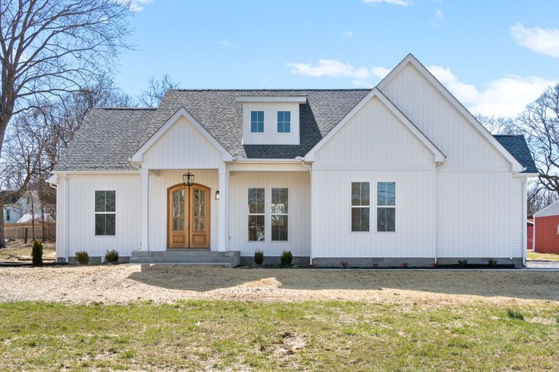 6576 Hwy 41n N, Cedar Hill, TN 37032