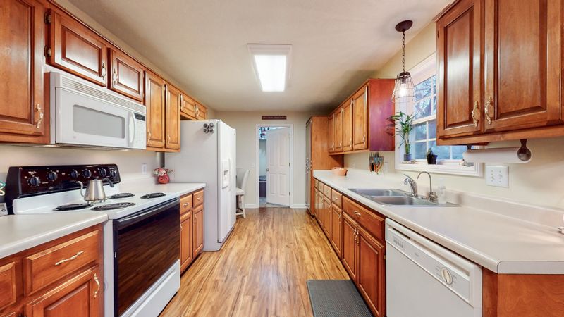200 Megann Dr, Portland, TN 37148