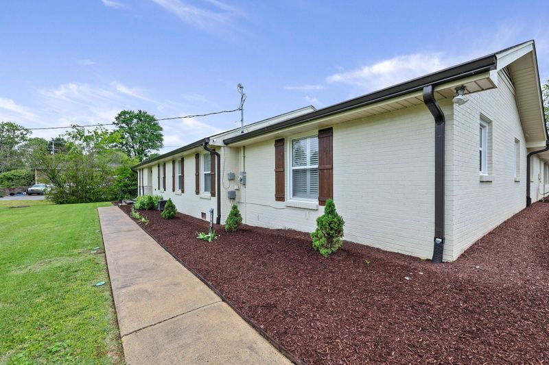 1702 Cherokee Dr, Lebanon, TN 37087