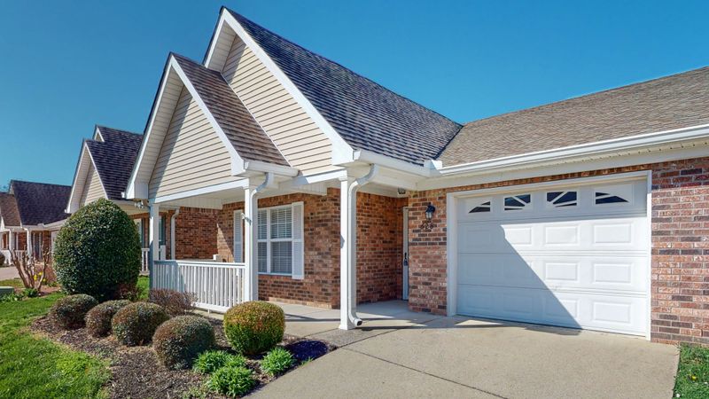 628 Village Green Cir, Murfreesboro, TN 37128