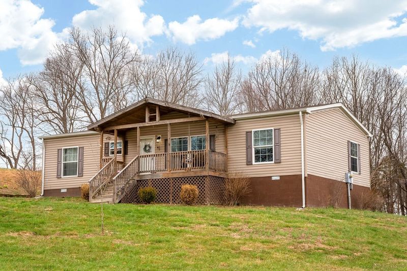 127 Ernest Cates Rd, Bethpage, TN 37022