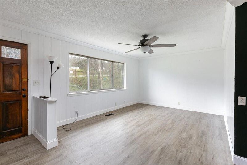 918 Hogan Rd, Rossville, GA 30741