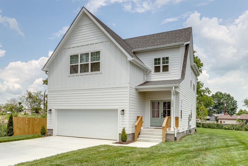 1205 Apache Ln, Madison, TN 37115