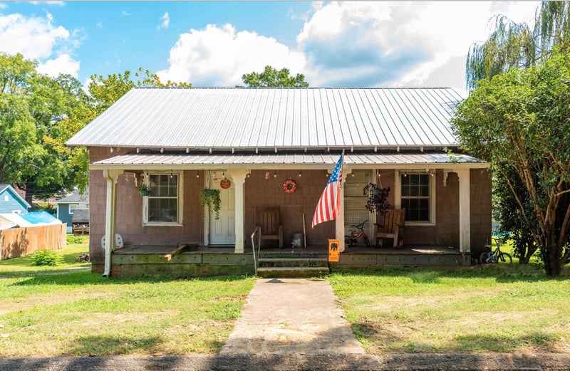 110 Chestnut St, Trion, GA 30753