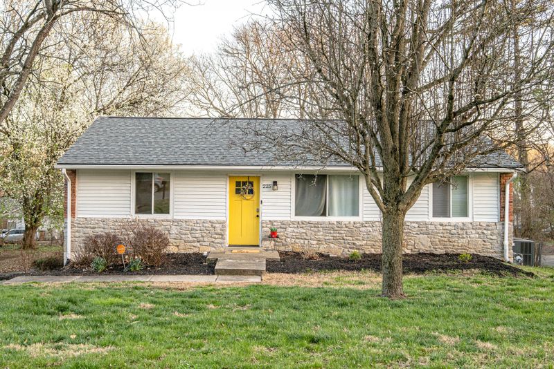 225 Shawn Dr, Nashville, TN 37211