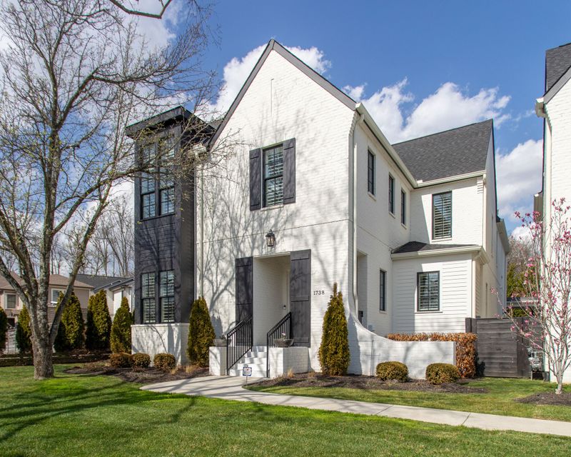 1738 Glen Echo Rd, Nashville, TN 37215
