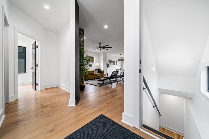704 W 4th St, Columbia, TN 38401