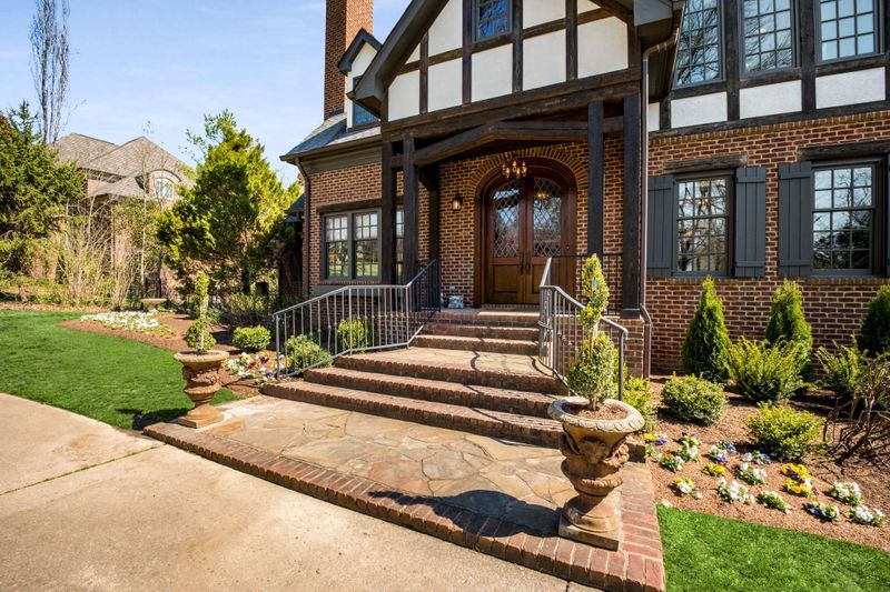 4404 Sunnybrook Dr, Nashville, TN 37205