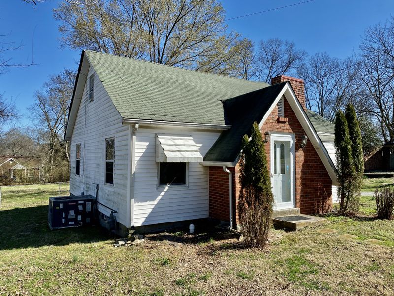 201 Shivel Dr, Hendersonville, TN 37075