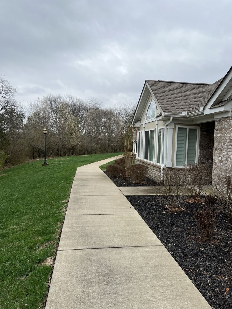 825 S Browns Ln #904, Gallatin, TN 37066