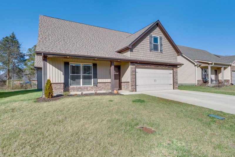 2243 Red Barn Rd, Christiana, TN 37037