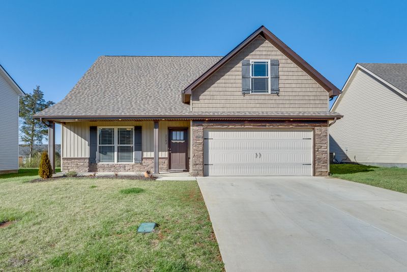 2243 Red Barn Rd, Christiana, TN 37037