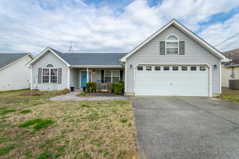 699 Colony Cir, Fort Oglethorpe, GA 30742