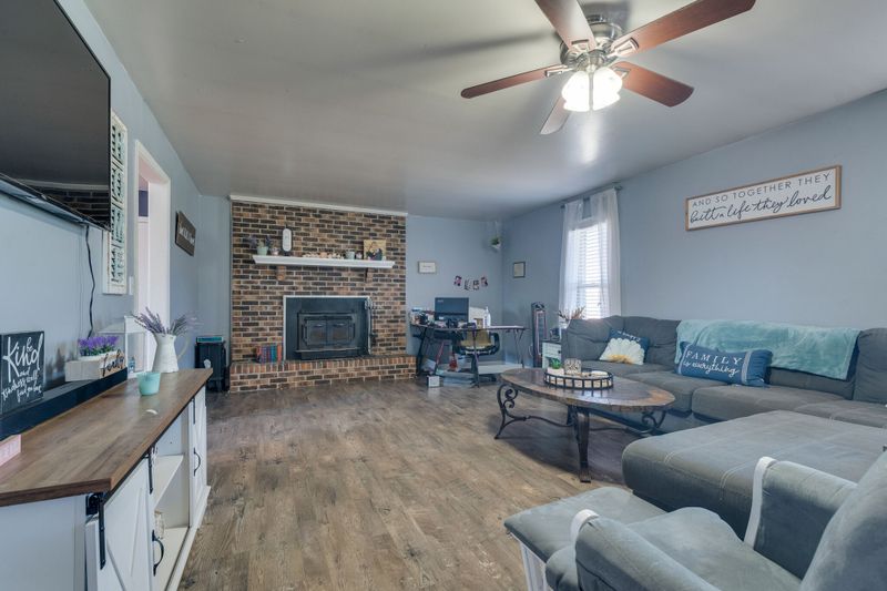705 Redwood Cir, Columbia, TN 38401