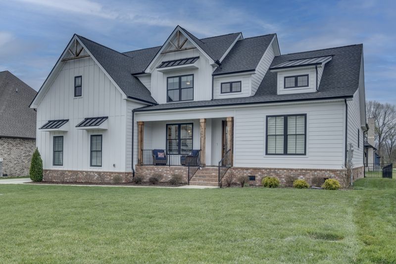 7009 Silver Fox St, Smyrna, TN 37167