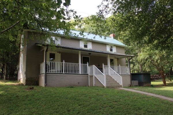 204 Green Hill Rd, Pleasant Shade, TN 37145