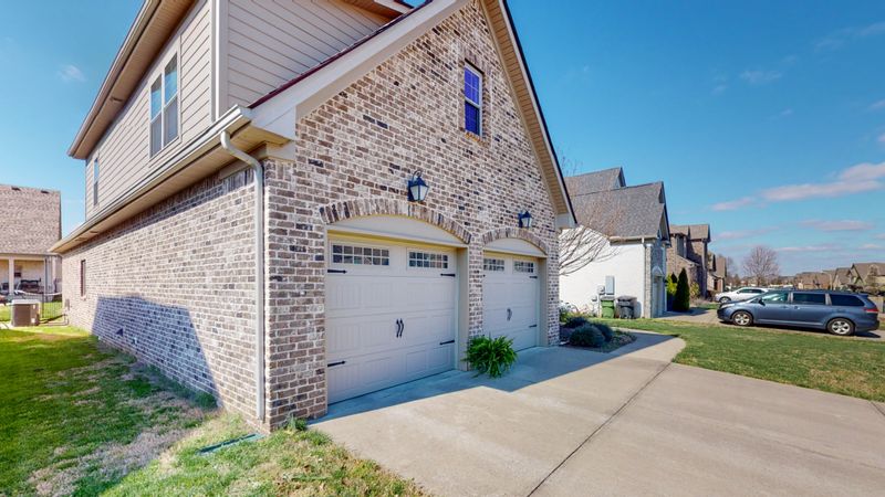 1121 Stockwell Dr, Murfreesboro, TN 37128