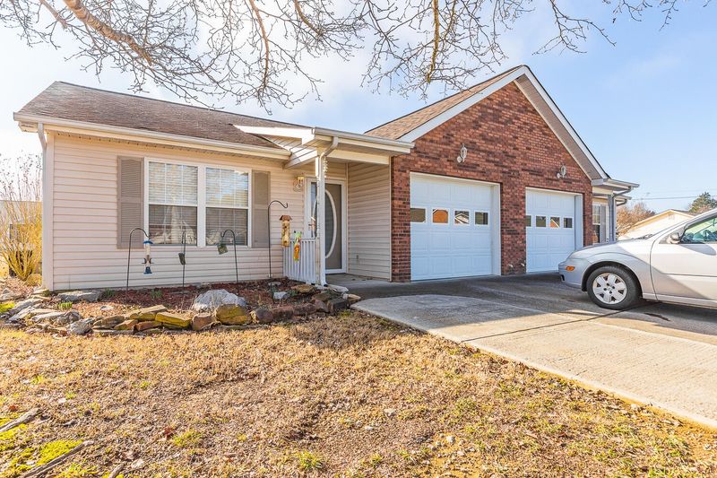 264 Flagstone Dr, Rossville, GA 30741