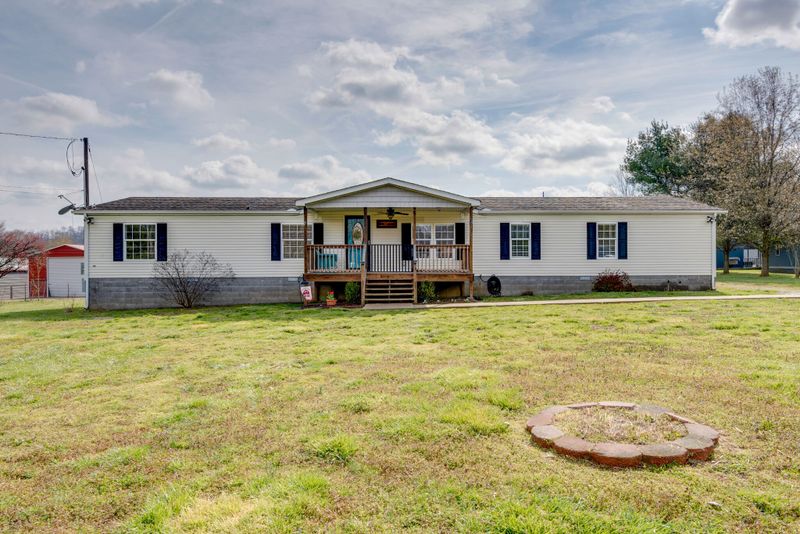 1013 Liberty Cir, White Bluff, TN 37187