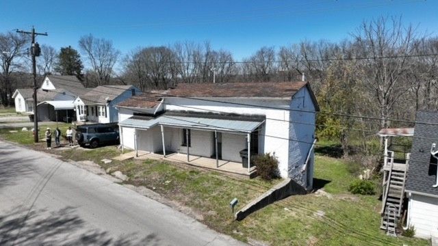520 W 11th St, Columbia, TN 38401