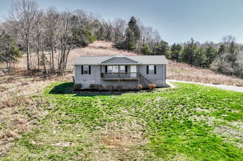 11 Friendship Hollow Rd N, Pleasant Shade, TN 37145