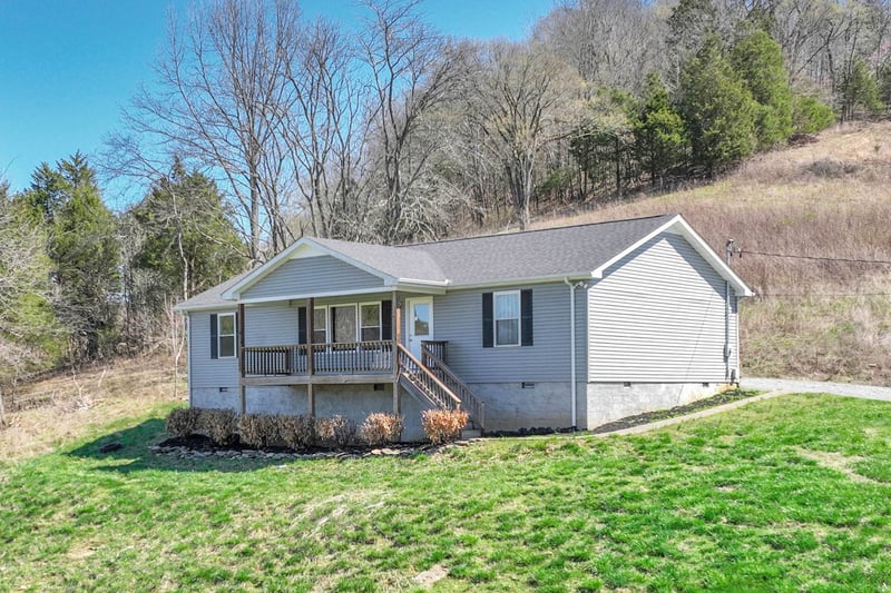 11 Friendship Hollow Rd N, Pleasant Shade, TN 37145