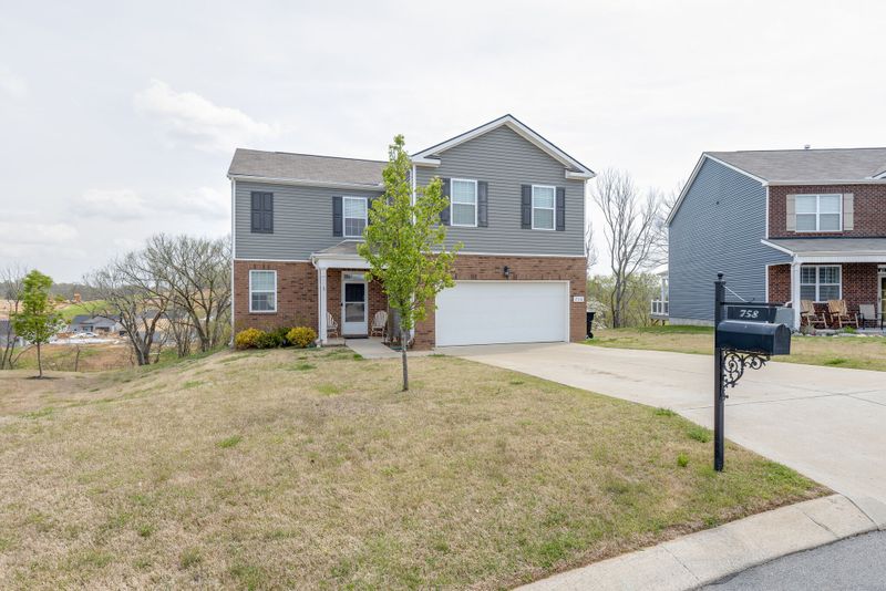 758 Prominence Rd, Columbia, TN 38401