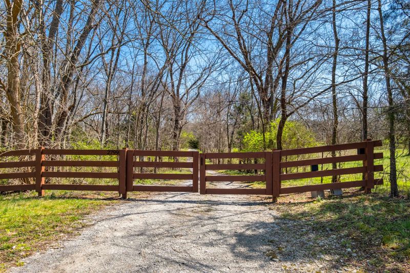 2799 Cairo Bend Rd, Lebanon, TN 37087