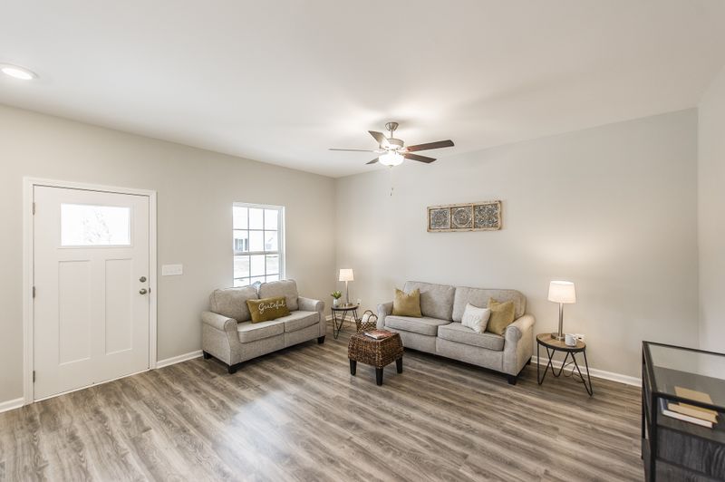 41212 N Mabel St, Springfield, TN 37172