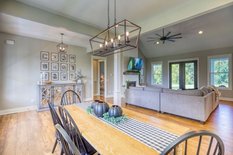 211 Dusty Ln, Cottontown, TN 37048